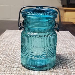 🔥 SOLD Vintage AVON turquoise blue wire bale jar